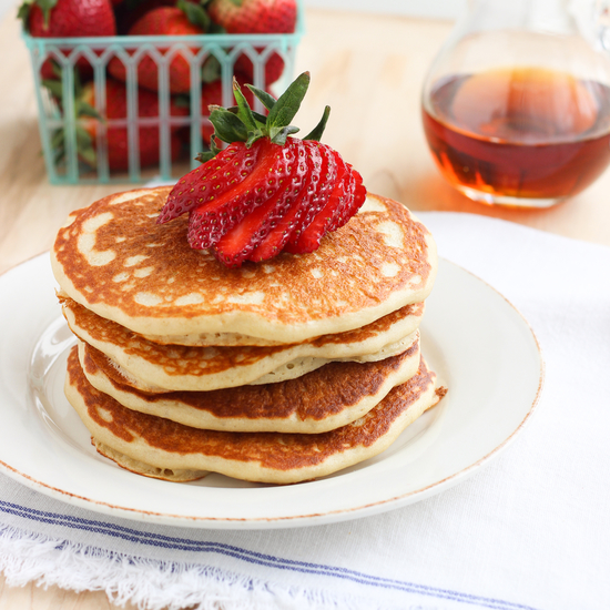 550rsz_quinoa_greek_yogurt_pancakes