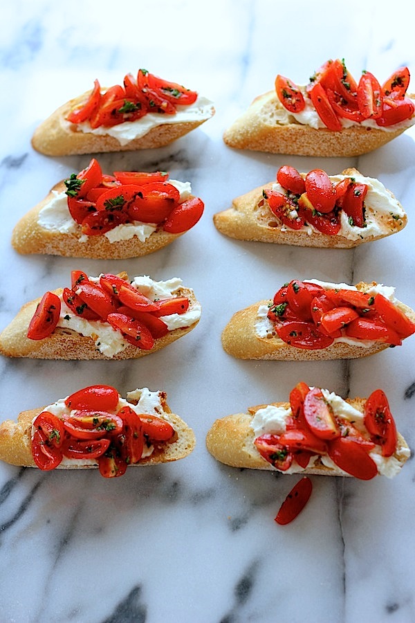 Crostini-with-whipped-feta-and-tomatoes