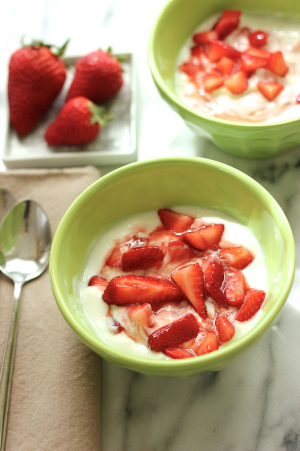 Greek-Yogurt-with-Strawberries