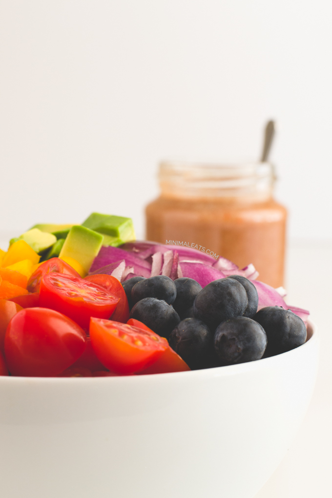 Raw-Vegan-Raibow-Salad-with-Tomato-Dressing