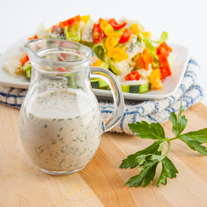 Homemade-light-buttermilk-ranch-dressing-low-calorie-and-low-fat