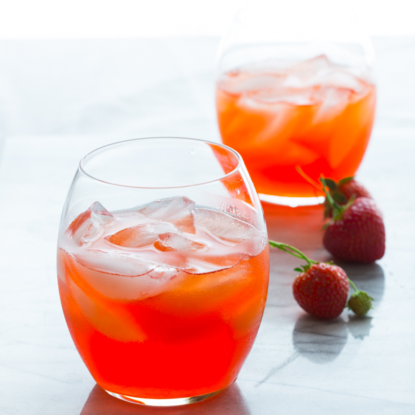 strawberry-ginger-pink-lemonade-cocktail-sq-029
