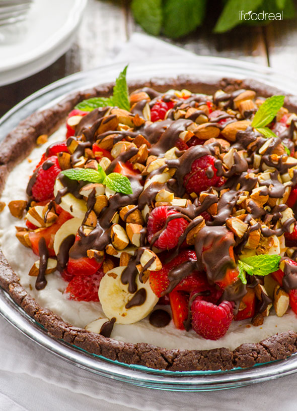 top-healthy-no-bake-fruit-chocolate-pie