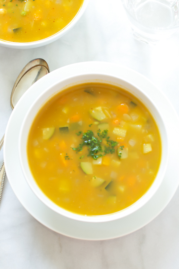 Summer-Soup-with-peas-carrots-and-zucchini_-4