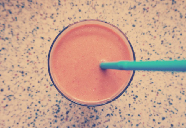 carrot-strawberry-smoothie