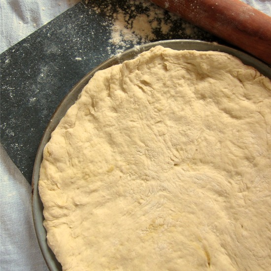 easy-pizza-dough3-fdg