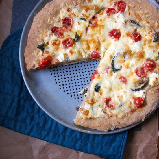Cheesy-Pesto-Pizza1-fdg