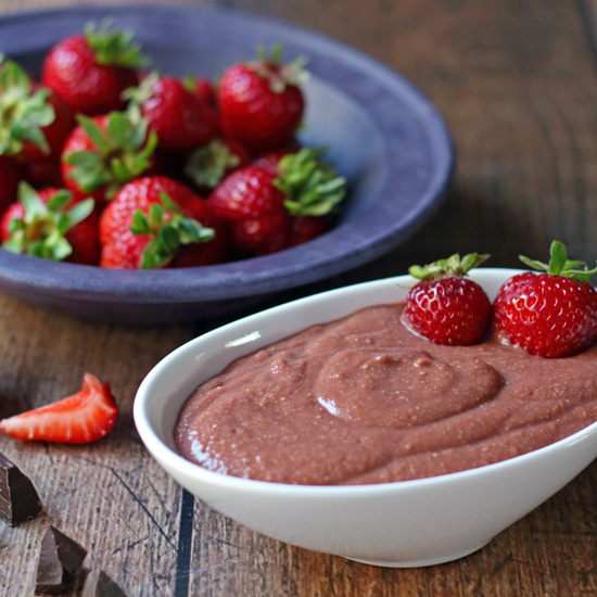 Chocolate-Strawberry-Hummus-Sharing-550-by-5501