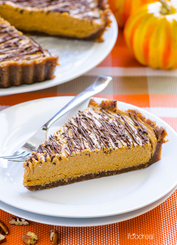 slice-clean-no-bake-pumpkin-pie-recipe