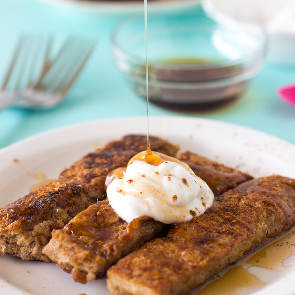 This-Simple-Vegan-Cinnamon-French-Toast-has-is-made-with-just-5-ingredients-is-so-deliciously-crisp-on-the-outside-and-soft-on-the-inside-and-made-in-30-minutes-vegan-frenchtoast-christmas-healthy-easy