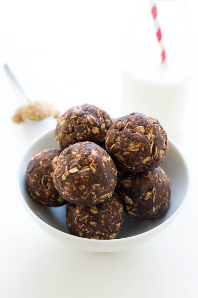 10-minute-chocolate-peanut-butter-flax-seed-energy-bites