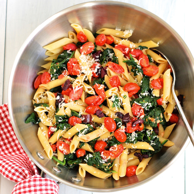 Pasta-with-sauteed-cherry-tomatoes-and-spinach-square