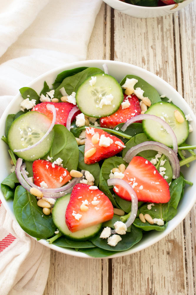 strawberry-spinach-salad-with-creamy-poppyseed-dressing