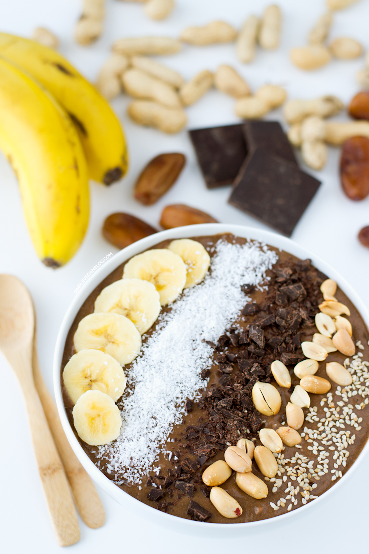 Chocolate-peanut-butter-smoothie-bowl-2