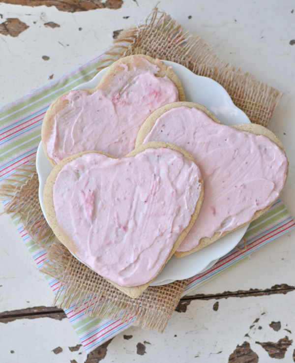 Sugar-Cookies-with-Strawberry-Frosting