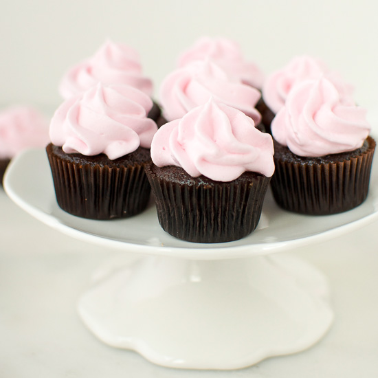 eggless-chocolate-cupcakes-fg-1