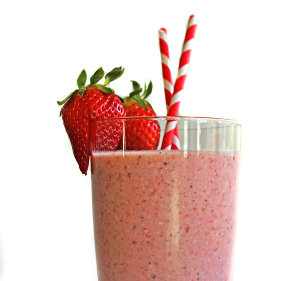 strawberry-banana-buttermilk-smoothie-550px1