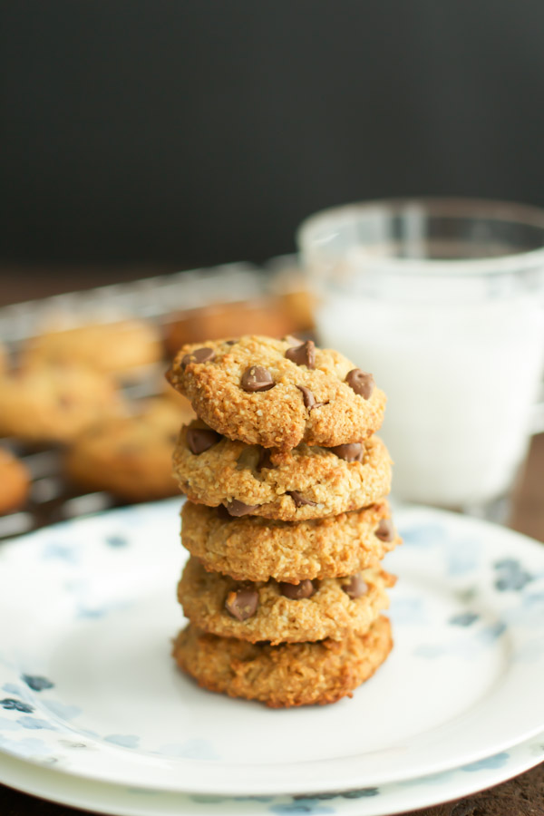 Almond-Flour-Chocolate-Chip-Cookies-3