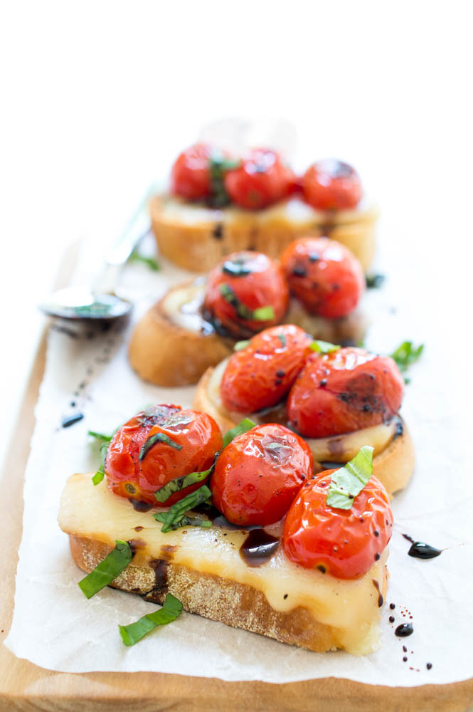 Crostini-with-Blistered-tomatoes-and-Mozzarella