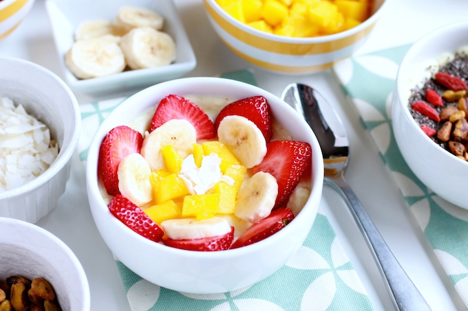 Frosted-Pineapple-Smoothie-Bowls-6