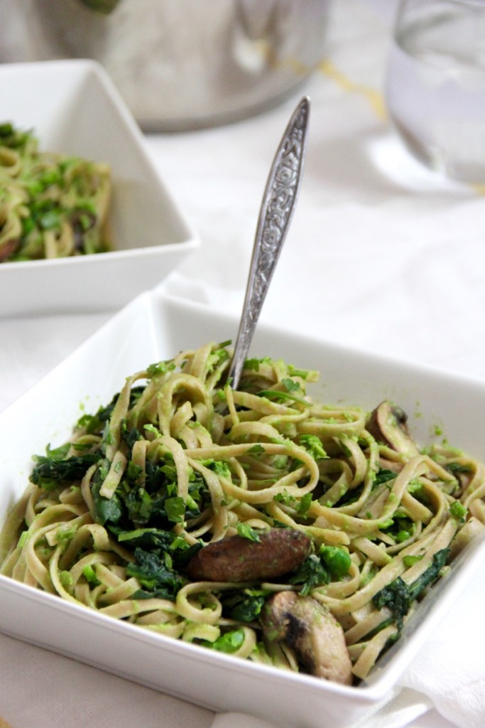 Linguine with Pea Puree and Garlicky Spinach and Mushrooms