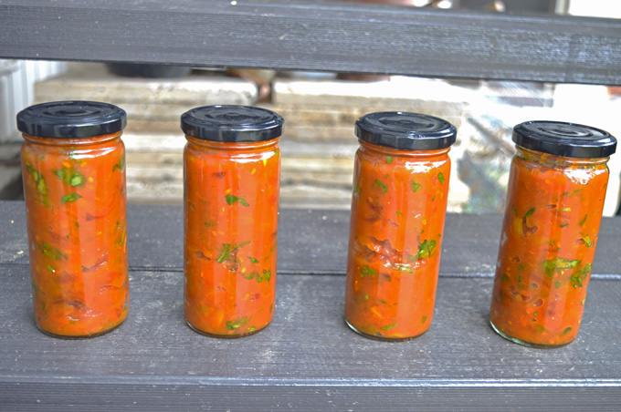 tomato-relish-jars