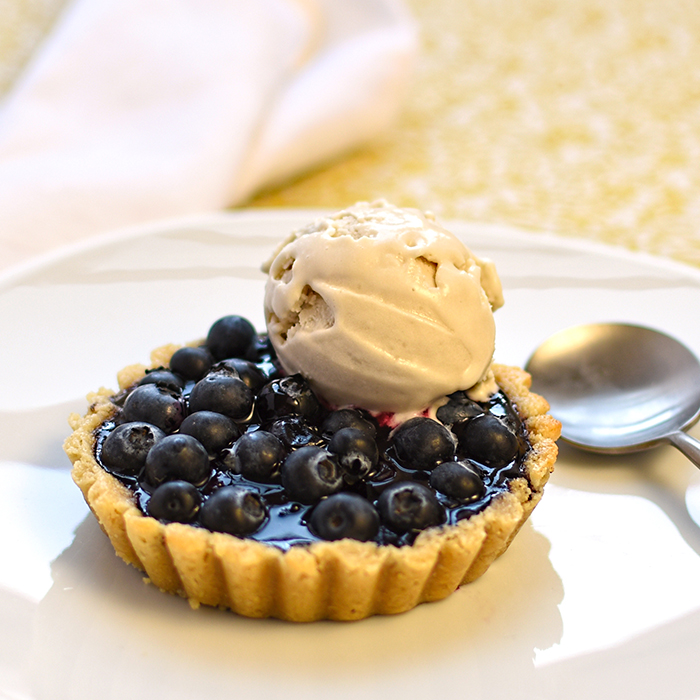 bluebery-tart-with-lemon-verbena-ice-cream