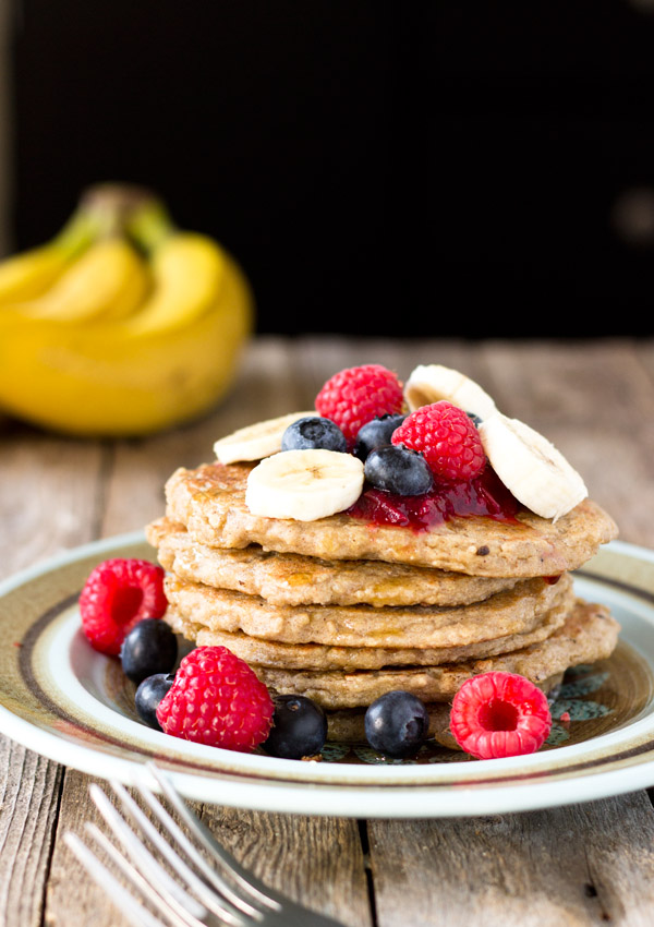 Gluten-Free-Banana-Oatmeal-Quinoa-Pancakes-01