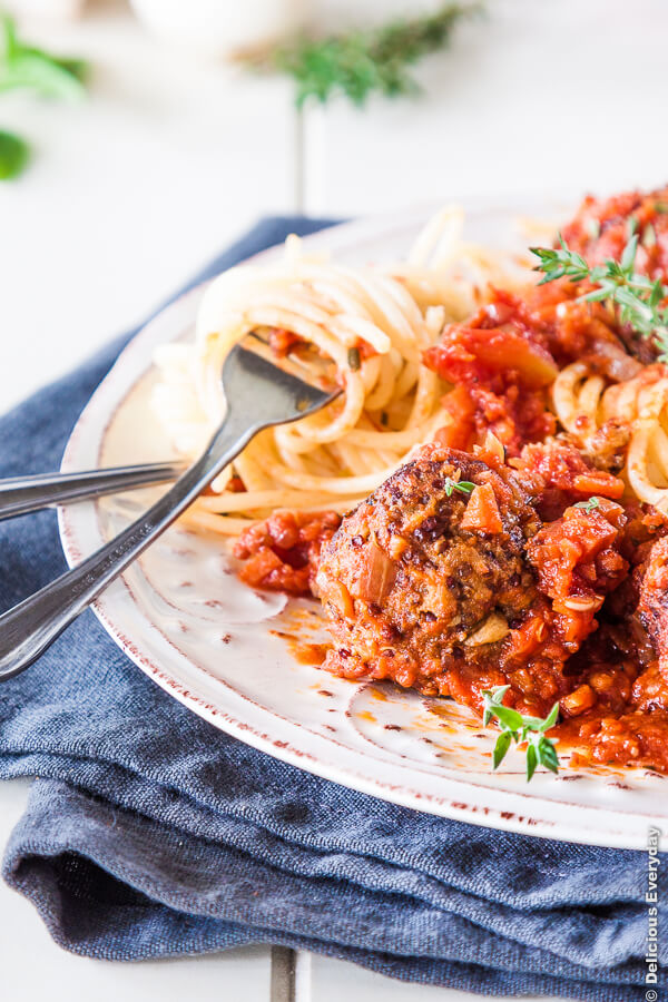 Spaghetti-and-mushroom-and-quinoa-vegetarian-meatballs