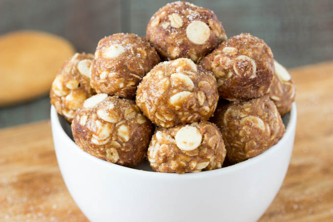 cinnamon-roll-energy-bites-featured-SimpleHealthyKitchen.com