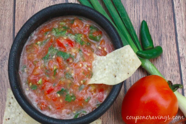 homemade-salsa-with-fresh-ingredients