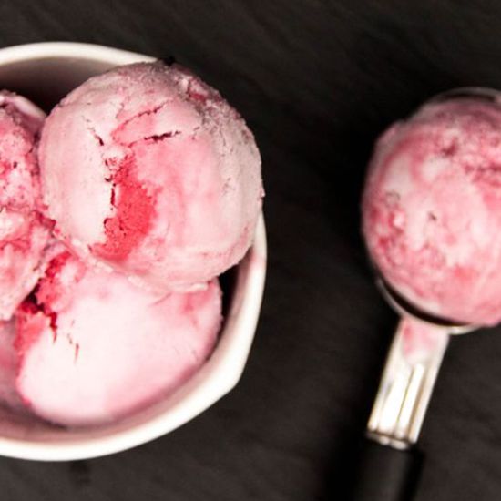 raspberry-ice-cream-gawker