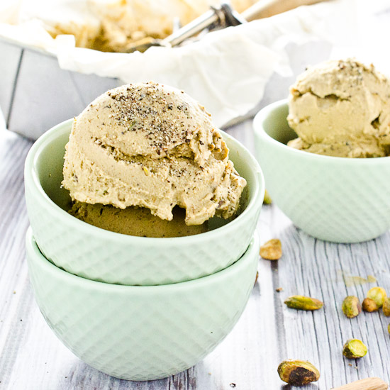 Black-Pepper-Pistachio-Ice-Cream-Vegan-550