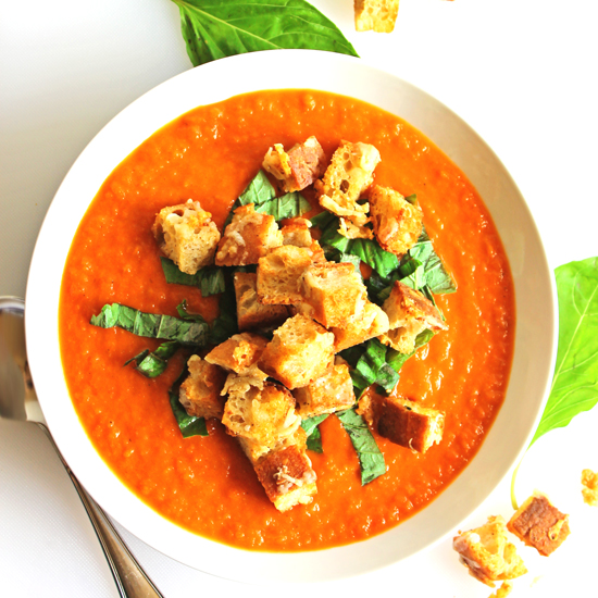 Fresh-tomato-soup-with-gruyere-croutons-550px1