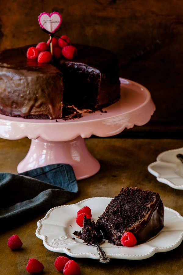 Vegan-chocolate-cake-recipe-with-vegan-chocolate-ganache
