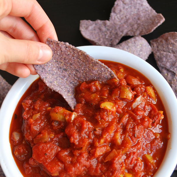 sweet-and-spicy-game-day-salsa-1