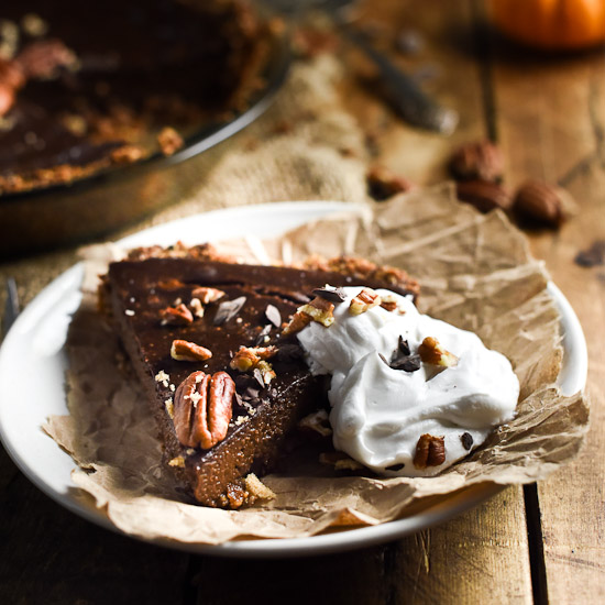 Chocolate-Vegan-Pumpkin-Pie-550