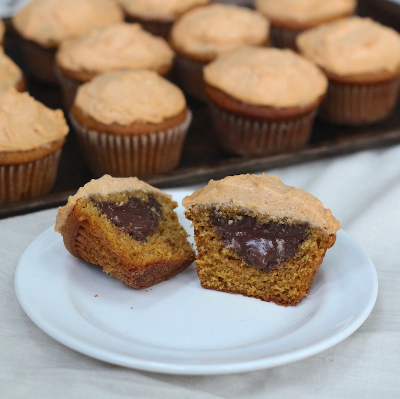 Chocolate-Filled-Pumpkin-Cupcakes-small