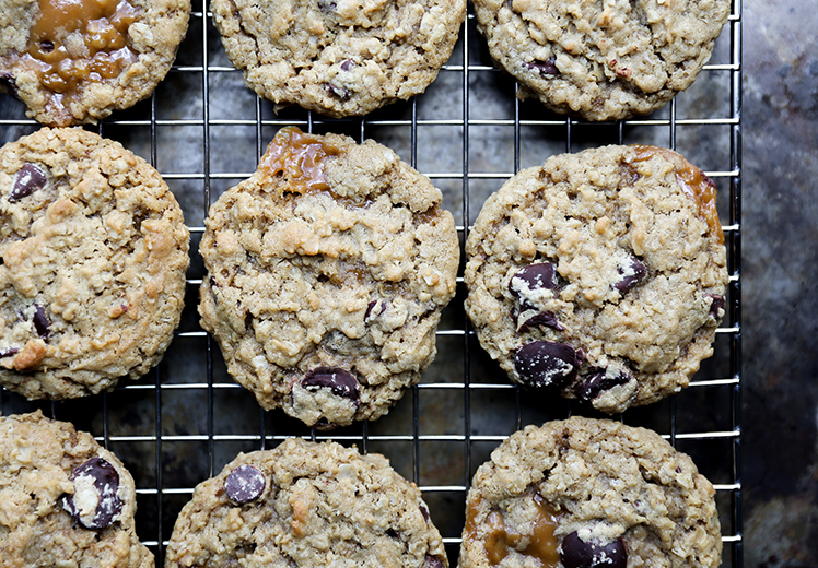 Oatmeal-Peanut-Butter-Chocolate-Cookies-2