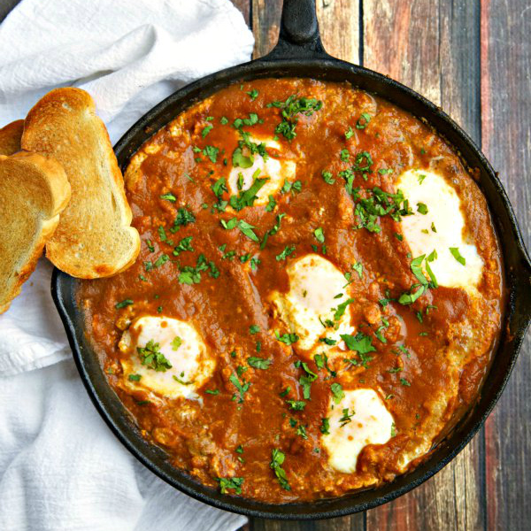 baked-eggs-in-chipotle-sauce