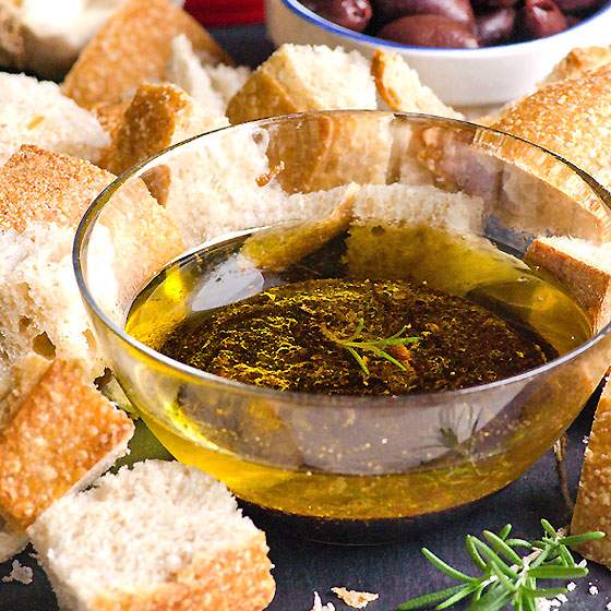 FG-garlic-olive-oil-balsamic-vinegar-dip-recipe