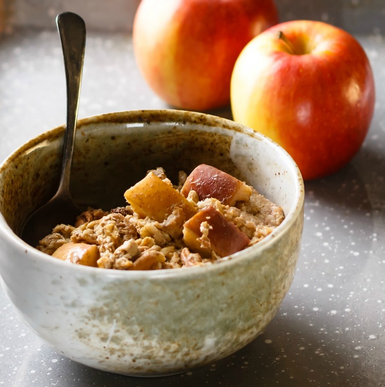 baked_apple_oatmeal2_eat_healthy_eat_happy_crop_sq_750