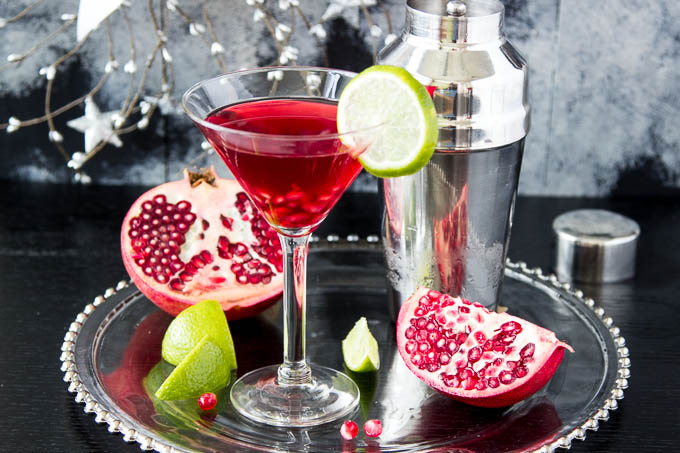 skinny-pomegranate-martini-fg