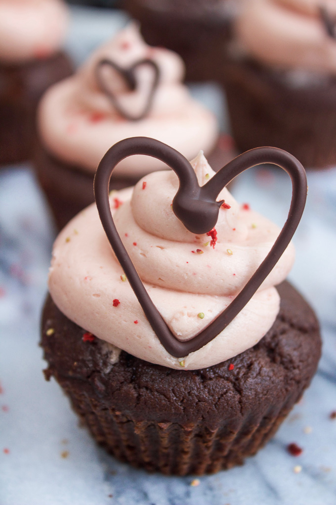 Chocolate-Cupcakes-with-Strawberry-Buttercream-3