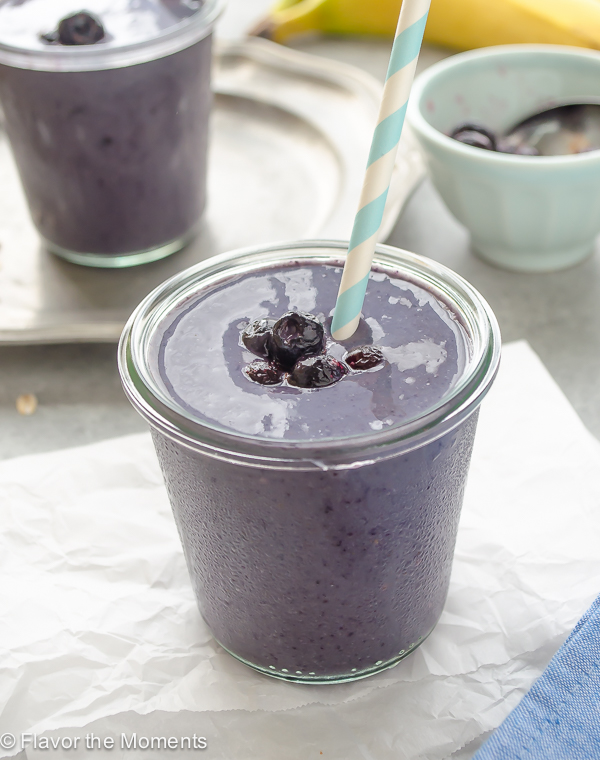 blueberry-banana-oat-smoothie2-flavorthemoments.com