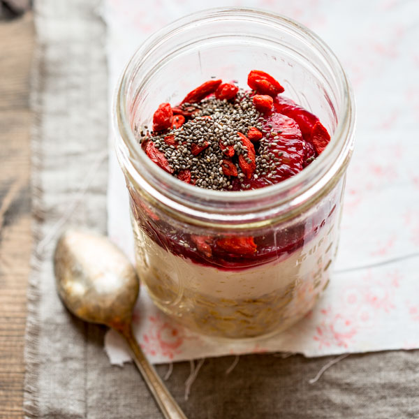creamsicle-overnight-oats-with-goji-and-chia-sq-025