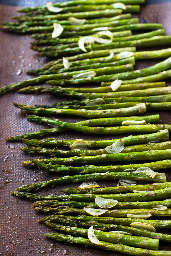 Garlic-Roasted-Asparagus-is-a-must-make-staple-dish-in-my-household-thanks-to-the-mix-of-crunch-and-flavour-on-these-delicious-vegetables-14