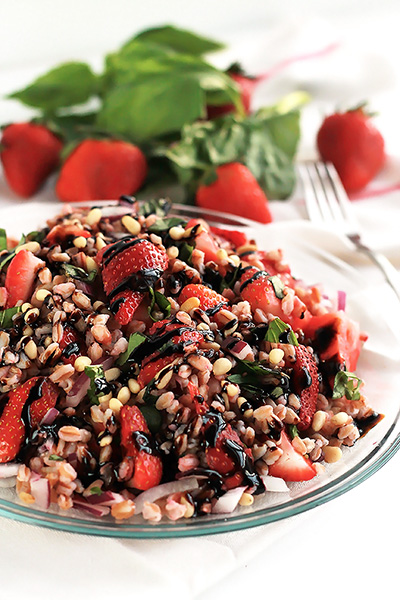 Strawberry-Basil-Farro-Salad.400