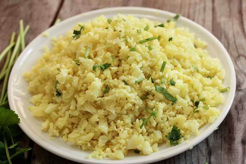 How-To-Make-Cauliflower-Egg-Fried-Rice-In-Just-20-Minutes-edited