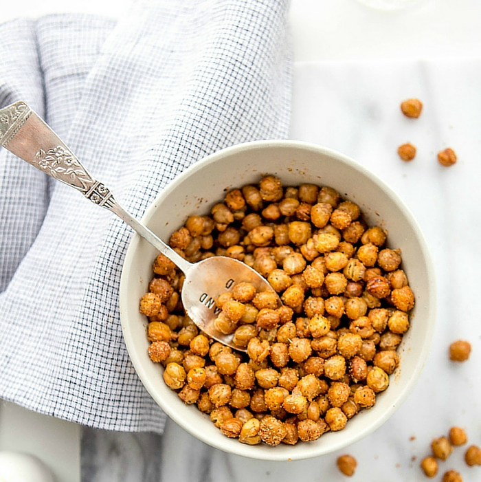 Spicy-Garlic-Oven-Roasted-Chickpeas-1
